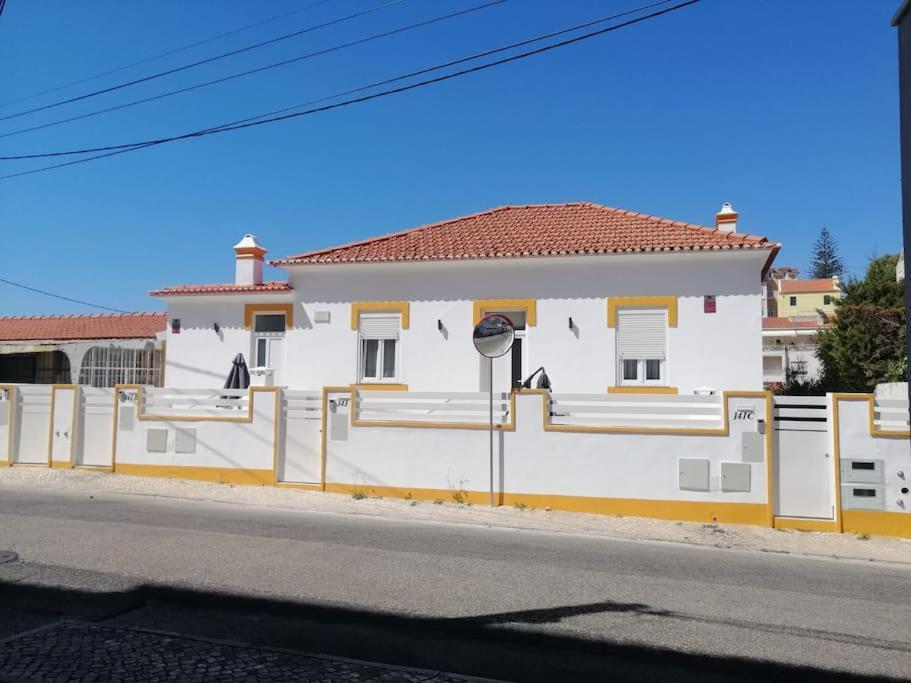 Casa Da Praia Da Poca - Apartamento Iris Estoril Kültér fotó